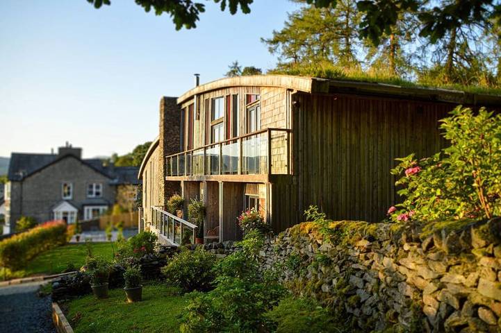 Cottage for 10 people, with hot tub and garden, with pets in the Lake District