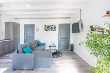 Gîte pour 3 personnes, avec jacuzzi à Golbey