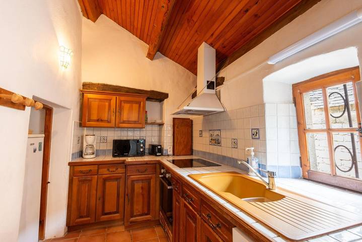 Gîte pour 3 personnes, avec terrasse, animaux acceptés à Saint-Pierre-des-Tripiers - 4