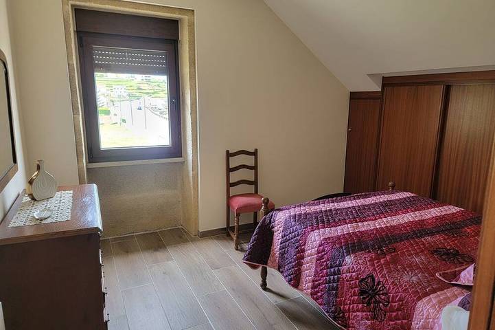 Charming 4 Bedroom House Across from Arnela Beach near Porto do Son! in Praia de Fonforrón (Porto do Son), Porto do Son