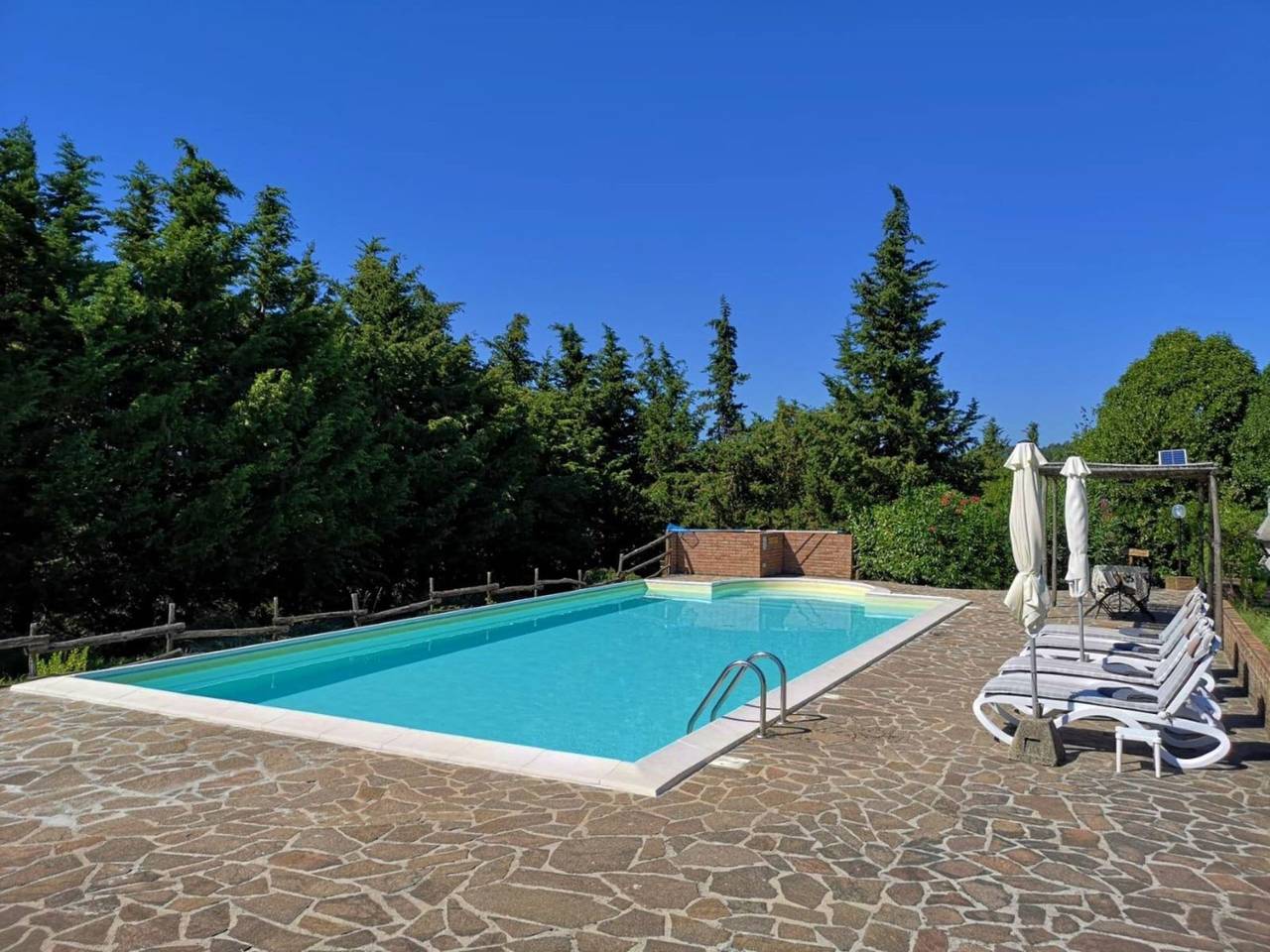 Villa Martina in Pomarance, Riserva Naturale di Monterufoli
