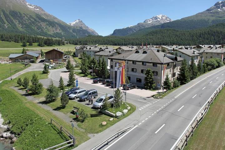 Hotel für 2 Personen, mit Terrasse und Garten sowie Sauna und Ausblick in Celerina