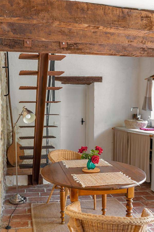 Three-Bedroom Holiday Home in Saint-Gervais-sur-Roubion, Région de nyons