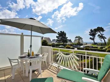 Gîte pour 4 personnes, avec terrasse dans Plage du Roaliguen