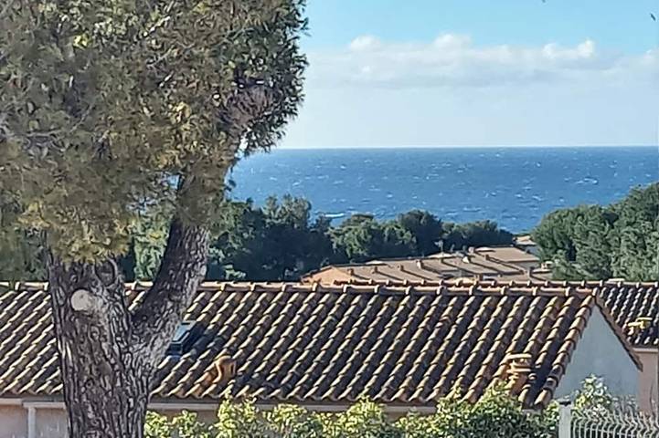 Location de vacances pour 4 personnes, avec terrasse à Bandol