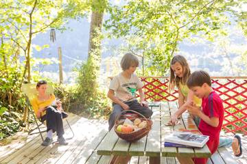 Yourte pour 3 personnes, avec terrasse dans l' Isère