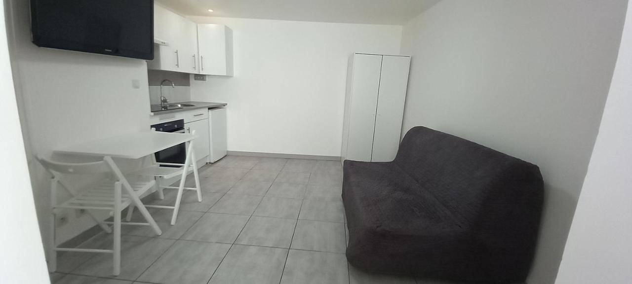 Appartement entier, One-Bedroom Apartment in Gagny, Seine-Saint-Denis