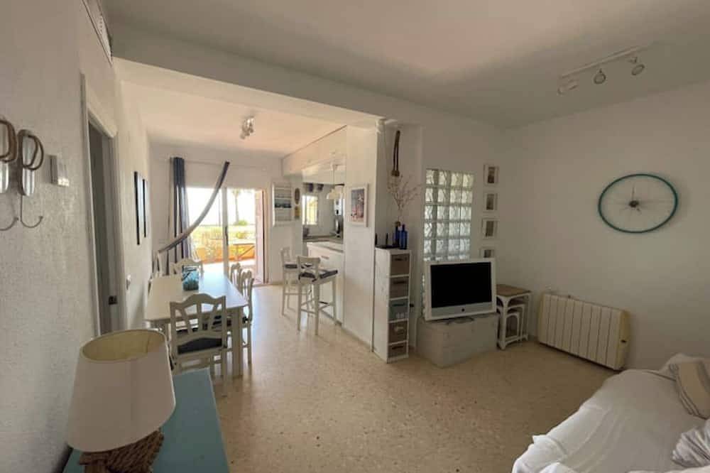 Entire apartment, Beautiful apartment with large terrace on the beach in Porto Zaparaya in Alboraya, Costa de Valencia