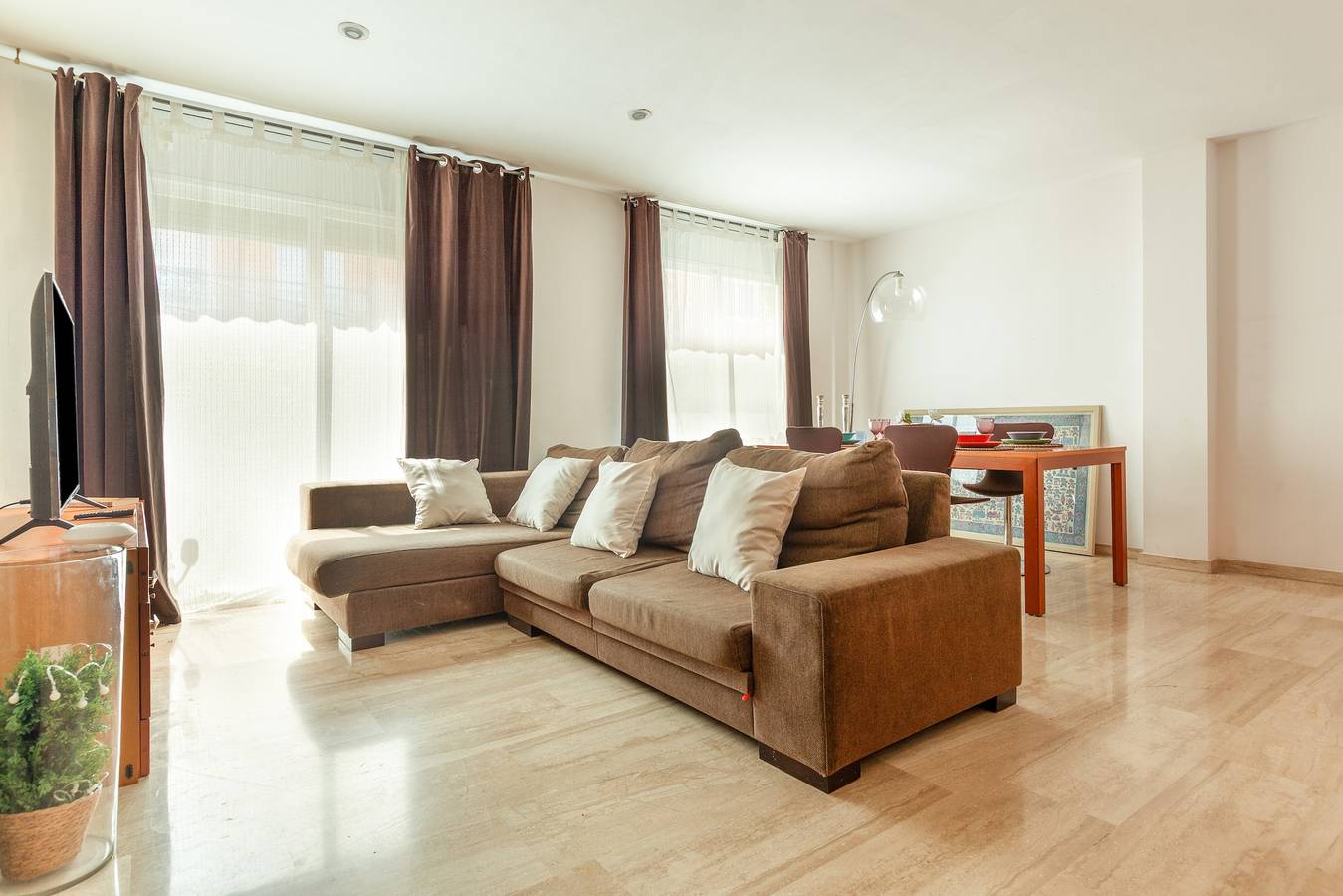 Ganze Wohnung, Familienfreundliche Duplexwohnung 'Beach Masnou' mit Whirlpool, privater Terrasse & Wlan in el Masnou, Costa del Maresme