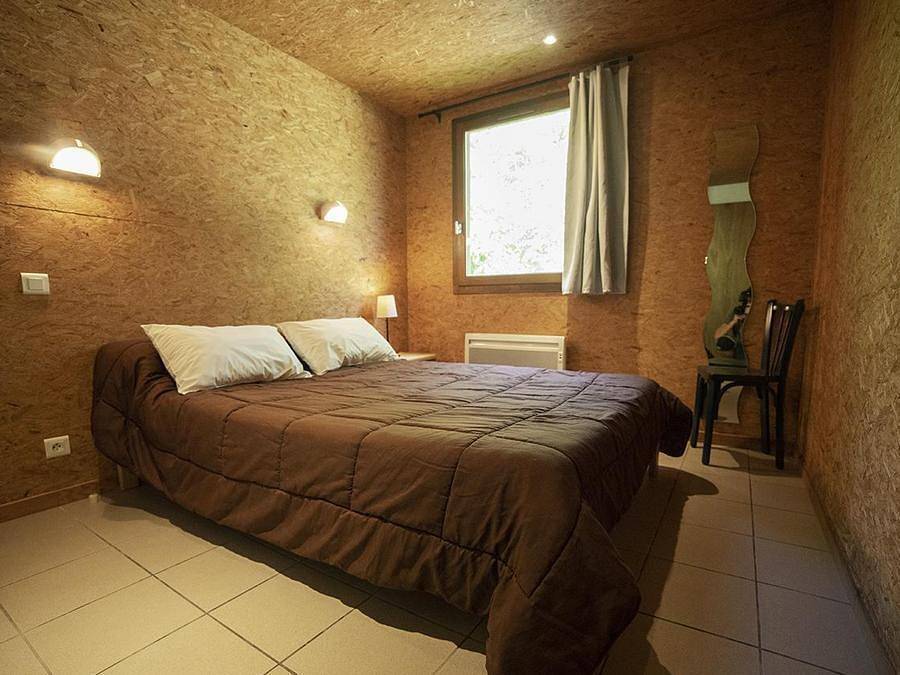 Camping Village de Chalets Le Pas de l’Ours - Chalet 6 personas - B in Aston, Pirineos franceses