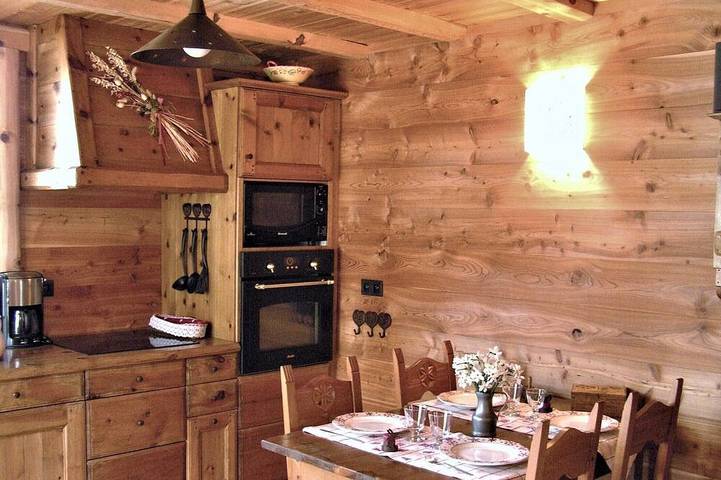 Chalet pour 4 personnes, avec Terrasse ainsi que Jardin et Sauna dans Queyras