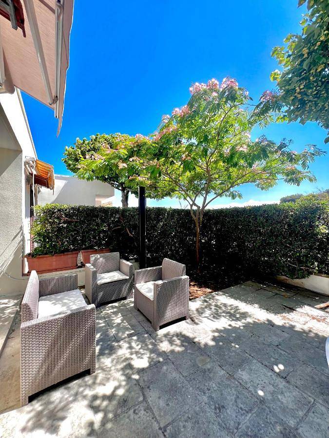 Casa vacanza per 5 persone, con giardino a Roca Vecchia