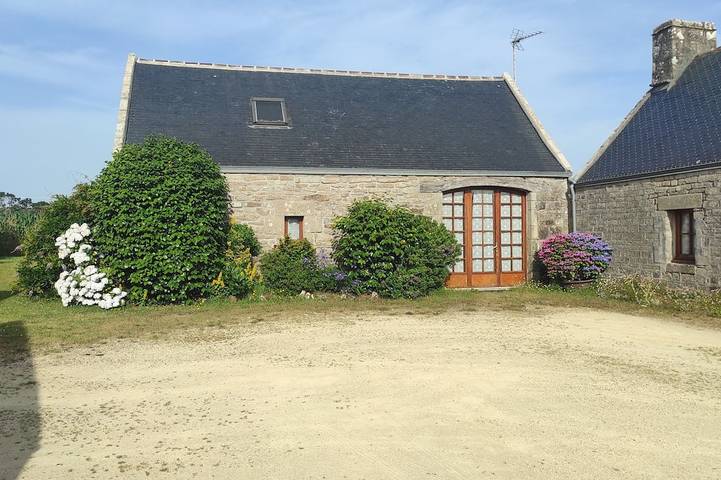 Location de vacances pour 4 personnes, avec jardin à Mahalon