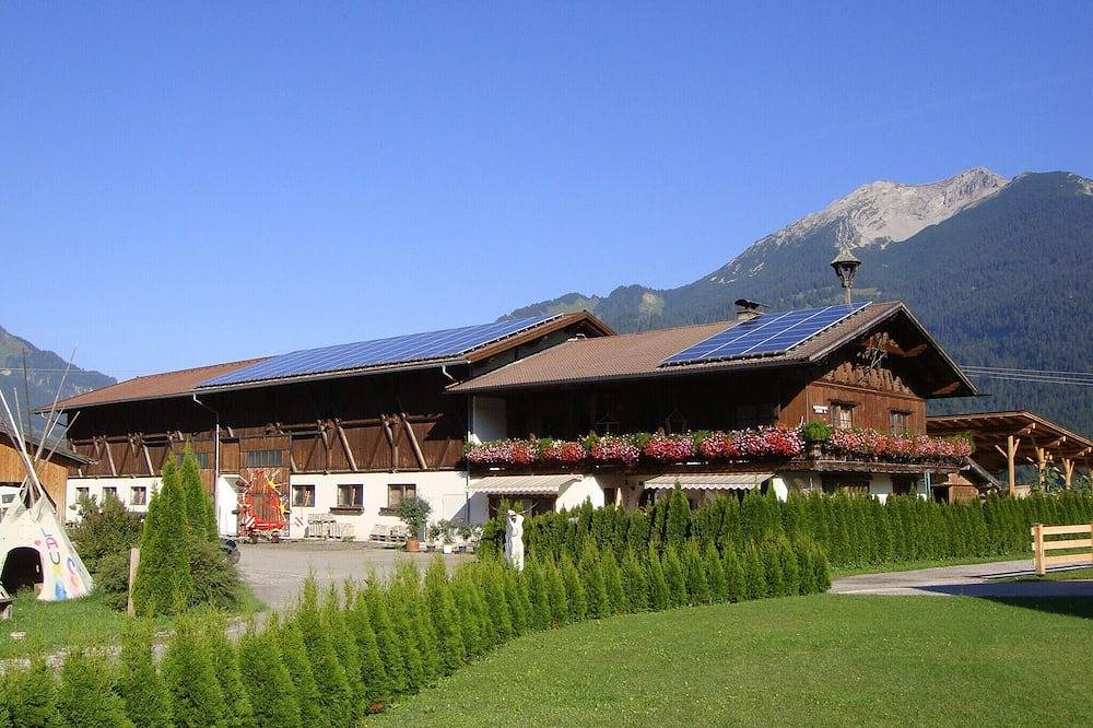 Ganze Wohnung, Urlaub auf dem Bauernhof, mitten im Ehrwalder Moos, neben der Langlaufloipe. in Ehrwald, Ammergauer Alpen (Österreich)