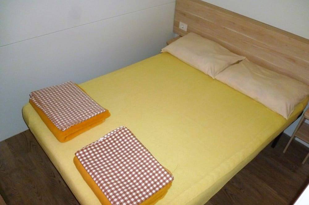 Mobile home  Pisak fuer bis zu 4 Personen in Starigrad, Zadar