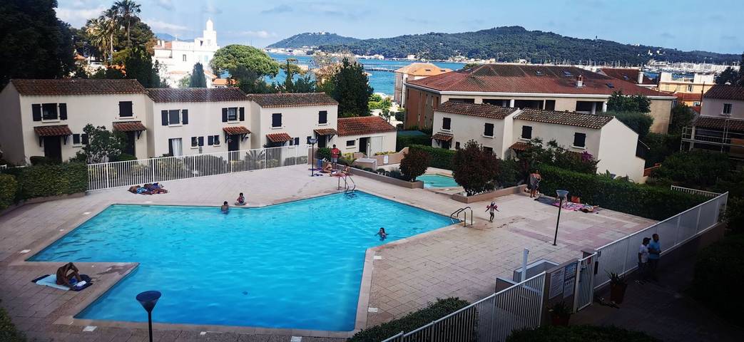 Appartement de vacances pour 5 personnes, avec terrasse et piscine, animaux acceptés - 1
