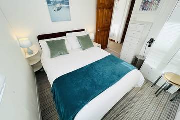 Chalet for 4 People in Sandown, Isle of Wight, Photo 1