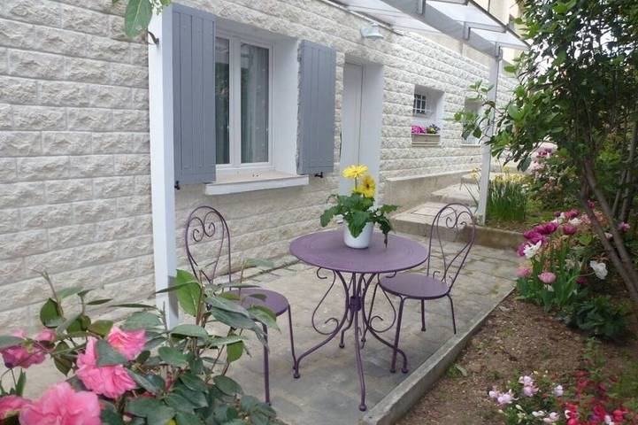 Location de vacances pour 2 personnes, avec jacuzzi ainsi que terrasse et jardin à Aubagne - 4