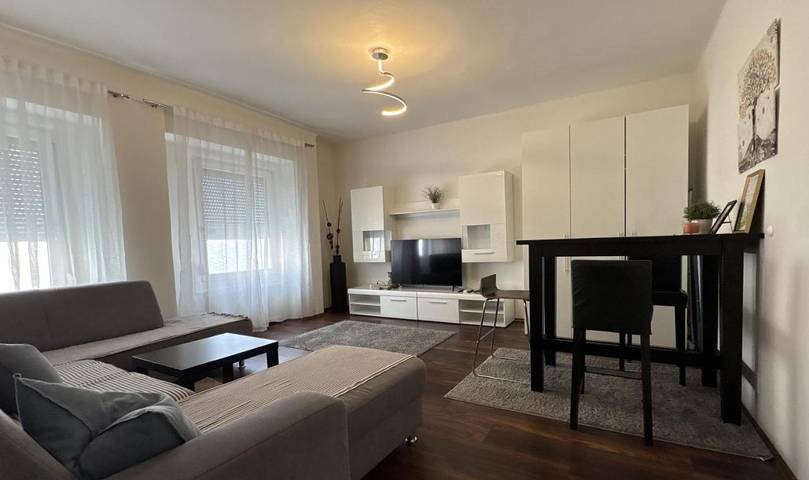 Ferienwohnung für 3 Personen, mit Balkon und Terrasse sowie Garten