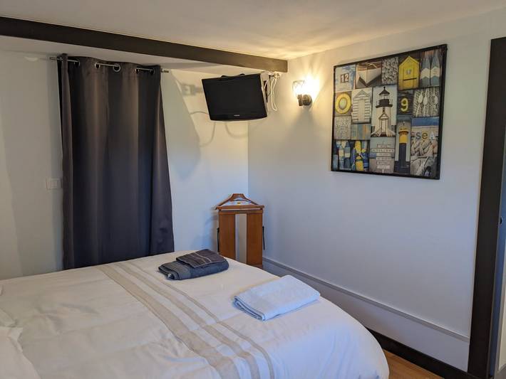 Location de vacances pour 2 personnes, avec jardin, animaux acceptés à La Rivière-Saint-Sauveur - 2