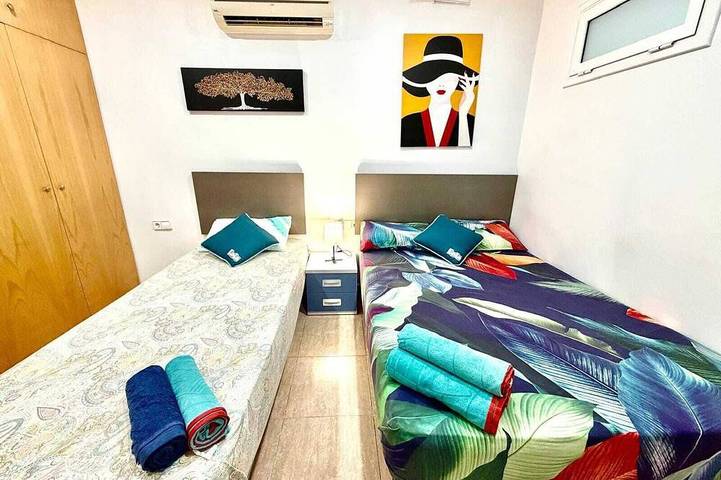 Ganze Wohnung, Near to Beach and 15 min to Barcelona by Train in Sant Adrià de Besòs, Barcelonès
