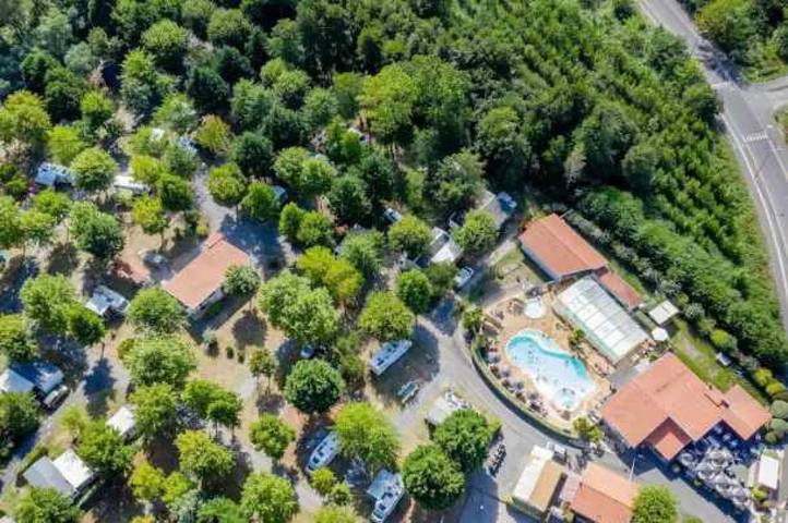 Camping pour 6 personnes, avec bassin pour enfant et jacuzzi à Parentis-en-Born