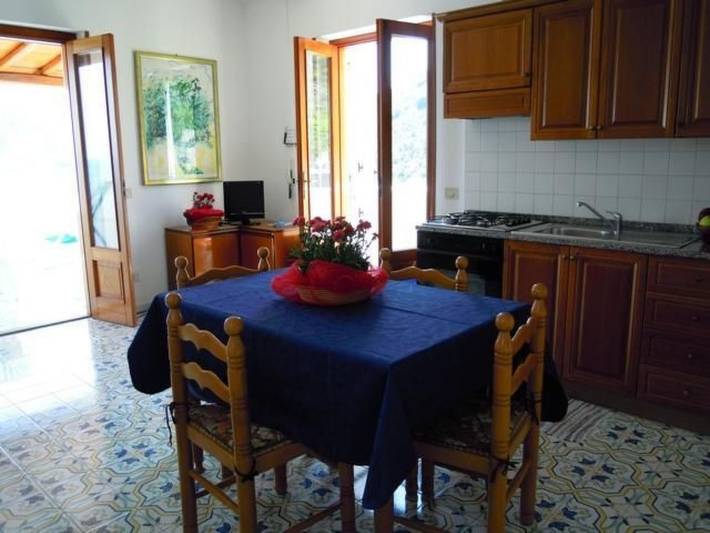 Ferienwohnung für 6 Personen, mit Balkon und Terrasse sowie Seeblick auf den Liparische Inseln - 3