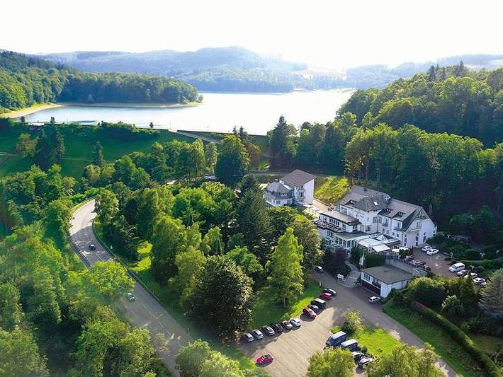 Hotel für 2 Personen, mit Terrasse und Whirlpool sowie Pool und Sauna in Meschede