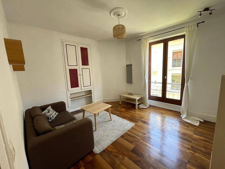 Appartement entier, Two-Bedroom Apartment in La Tronche, Isère