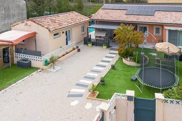 Gîte pour 10 personnes, avec balcon à Savasse