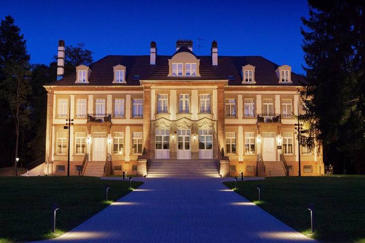 Hôtel pour 3 personnes, avec jardin et vue dans Musee Lalique