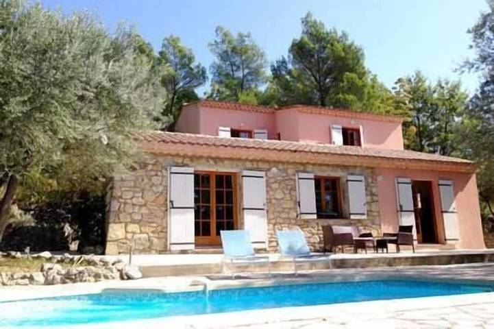 Villa für 4 Personen, mit Garten und Whirlpool - 1
