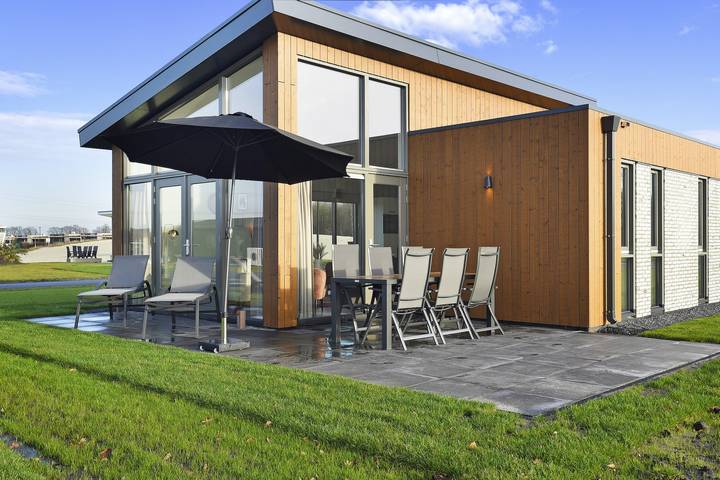 Bungalow für 6 Personen, mit Balkon/Terrasse und Terrasse sowie Sauna