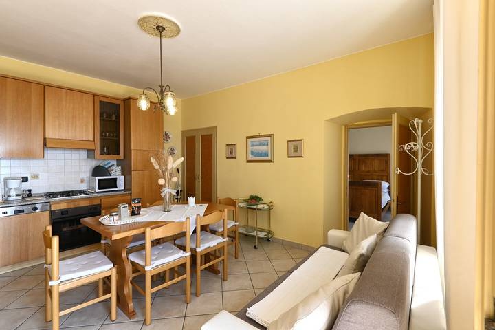 Ferienwohnung für 4 Personen, mit Seeblick und Terrasse in Tignale - 2