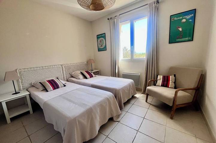 Air-conditioned villa with heated pool - Golf de Pont-Royal - 6 pers in Mallemort, Arles region