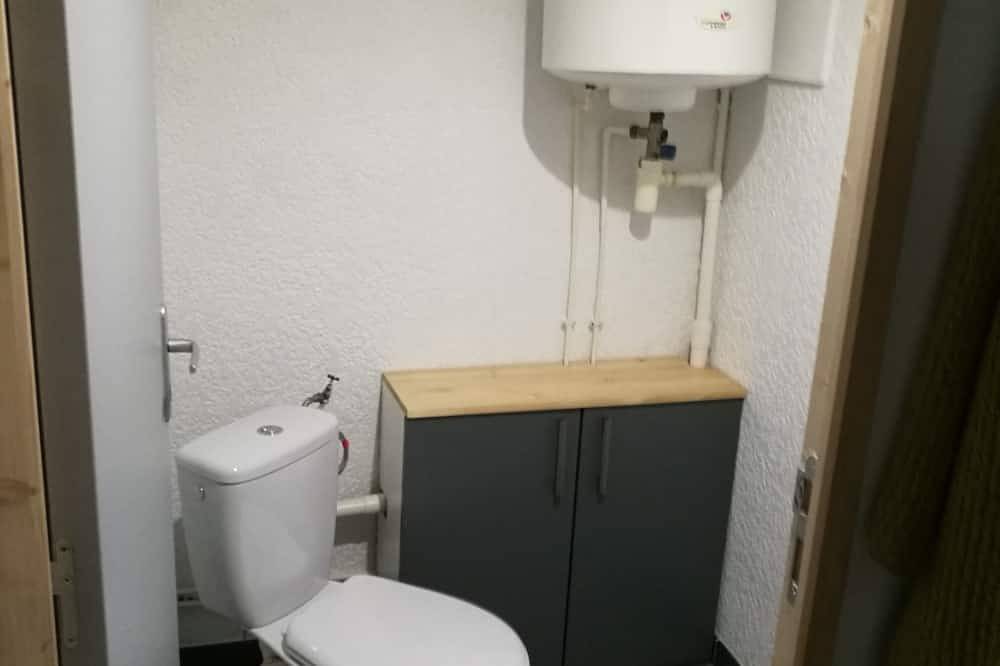 T2 + cabañas con piscina climatizada en un parque in Maraussan, Region de Béziers
