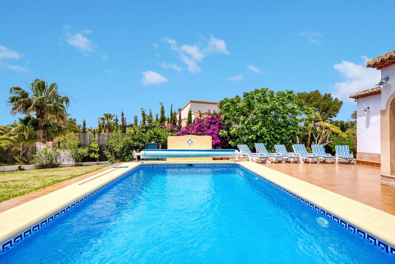 Villa 'Margarite' with Private Pool, Wi-Fi and Air Conditioning in Granadella, Jávea