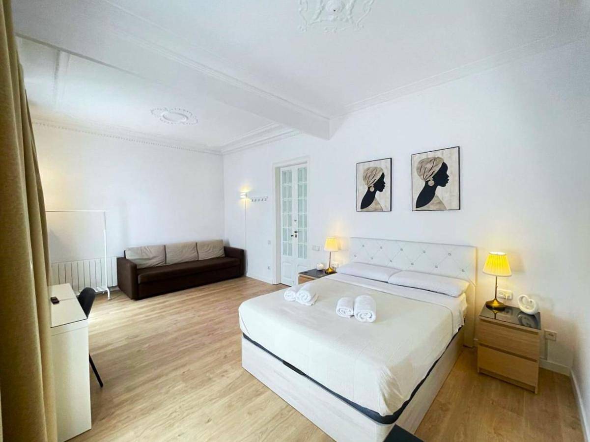 Flor Habitaciones in Centro Barcelona, Barcelona