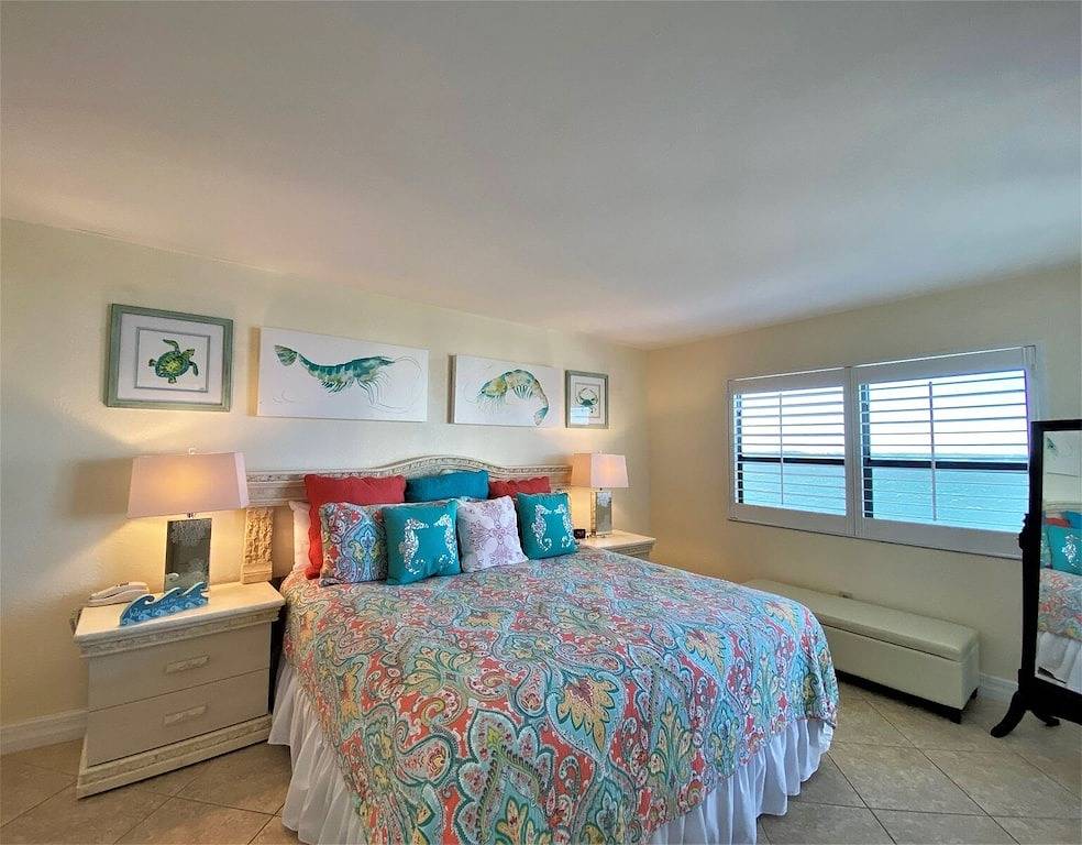 Ganze Wohnung, Blick auf das Wasser mit Private Beach Condo im Sanibel Harbor Resort in Punta Rassa, Southwest Florida