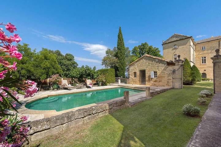 Château pour 12 personnes, avec jardin dans le Gard - 2