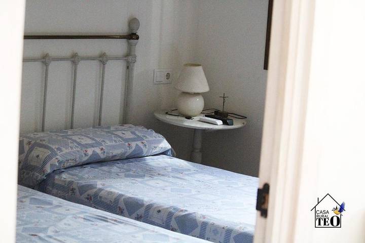 Gîte pour 8 personnes, avec Terrasse et Jardin ainsi que Piscine et Vue à Abarán - 4