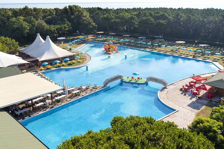 Ferienpark für 8 Personen, mit Terrasse und Pool an der Adriatisches Meer