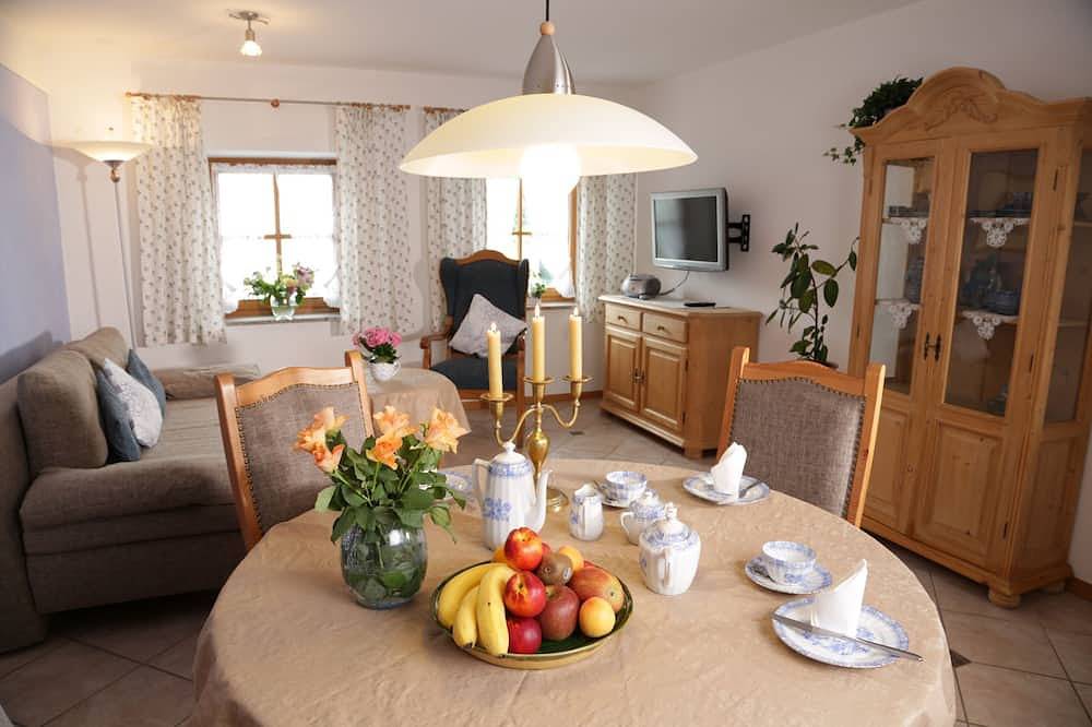 Ganze Wohnung, Moderne Ferienwohnung für max. 3 Personen in Rosenheim, Oberbayern