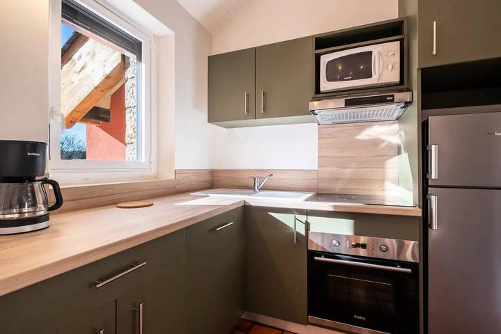 Gîte pour 8 personnes, avec Balcon et Terrasse ainsi que Jardin et Piscine à La Canourgue - 4