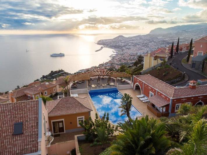 Vakantiepark voor 2 personen, with Whirlpool and Terras as well as Tuin and Zwembad op Madeira
