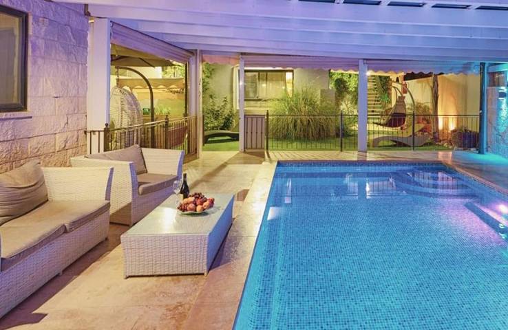 Chambre d’hôte pour 28 personnes, avec jacuzzi et piscine ainsi que sauna et jardin - 1