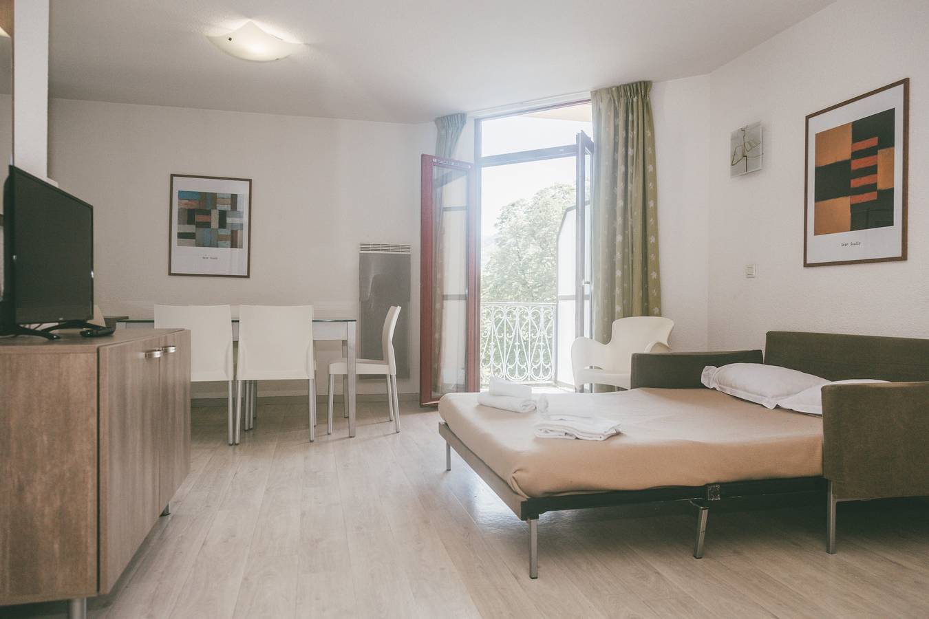 Apartamento entero, Appart'Hotel le Splendid - Terres de France — 3-kamer appartement in Allevard, Isère