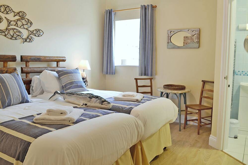 7 Schlafzimmer Unterkunft in Kidwelly in Carmarthenshire
