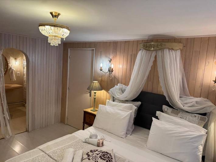 Maison d’hôte pour 2 personnes, avec piscine et sauna ainsi que jacuzzi et jardin - 1