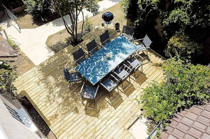 Location de vacances pour 12 personnes, avec jacuzzi à Quincy-Voisins